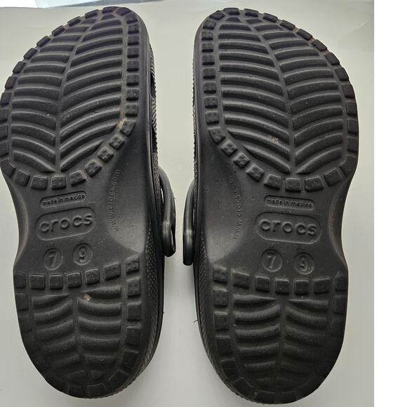 Crocs Men Size 7 Women's Size 9 Black Classic Croc Lightweight Clog Beach Shoe - Picture 9 of 10